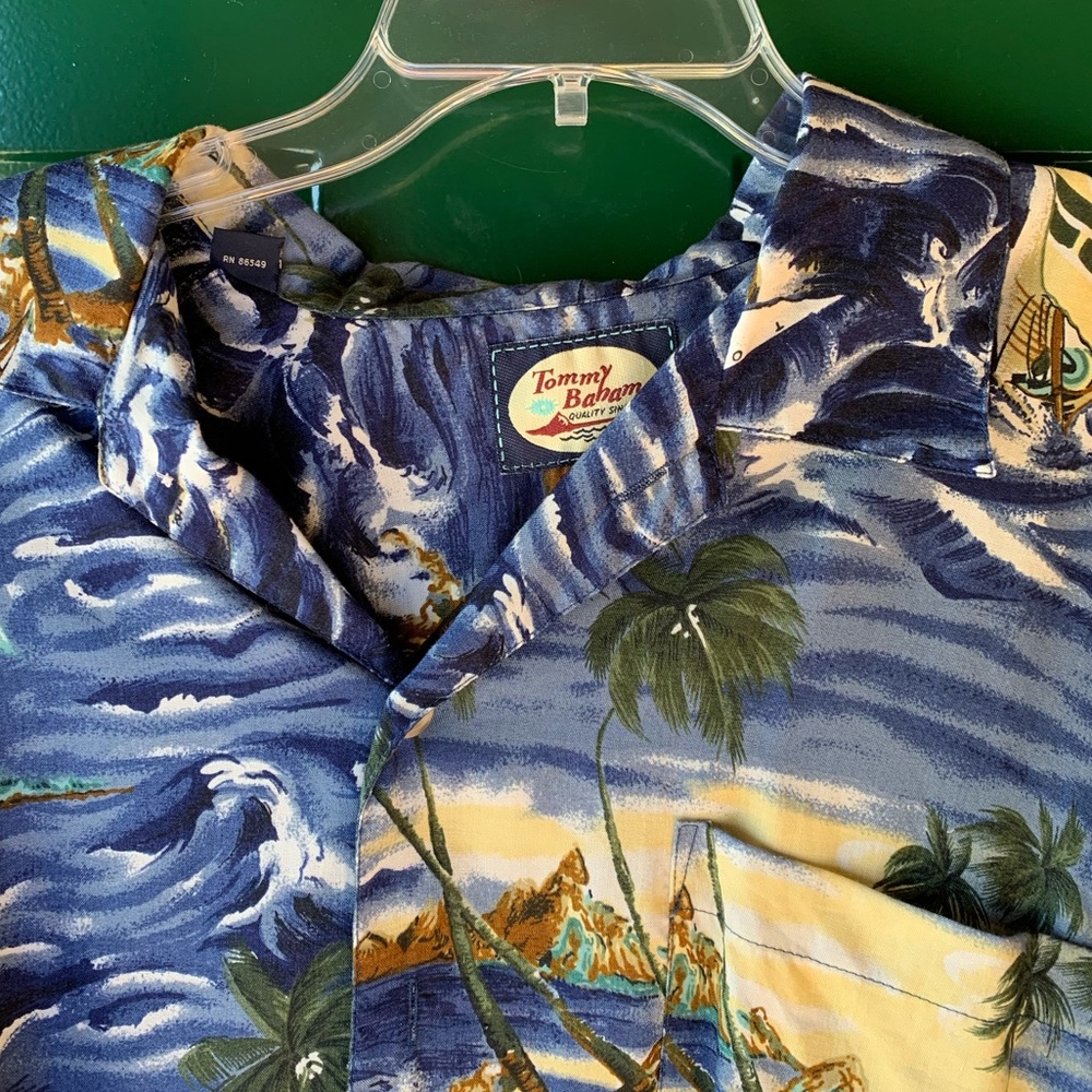 Vintage Tommy Bahama Shirt - Picture 5 of 5